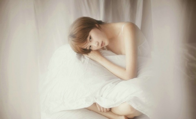 短发清纯美女唯美意境写真 5