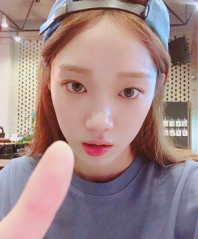 韩国美女明星李圣经一枚十足的&ldquo;帽控&rdquo;美女图 9