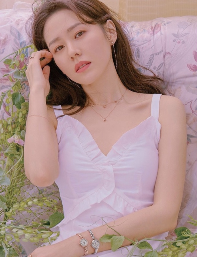 韩国美女明星孙艺珍温婉柔美写真 2