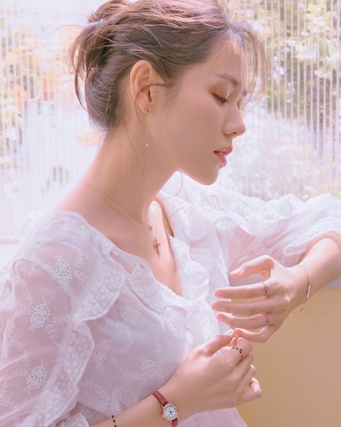 韩国美女明星孙艺珍温婉柔美写真 3