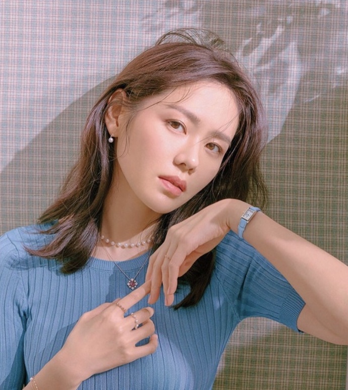 韩国美女明星孙艺珍温婉柔美写真 6