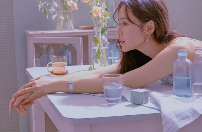 韩国美女明星孙艺珍温婉柔美写真 8