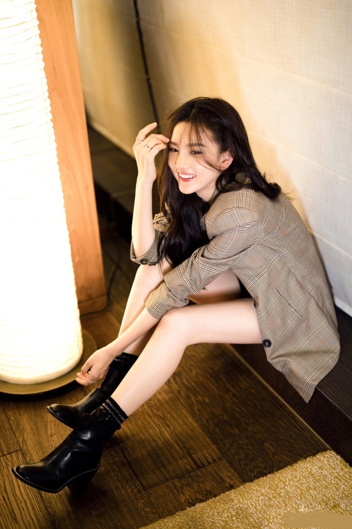 天津美女明星宋祖儿chic复古格子西装式摩登范时 3