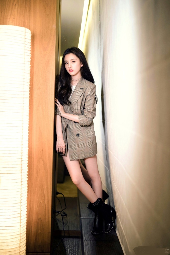 天津美女明星宋祖儿chic复古格子西装式摩登范时 5