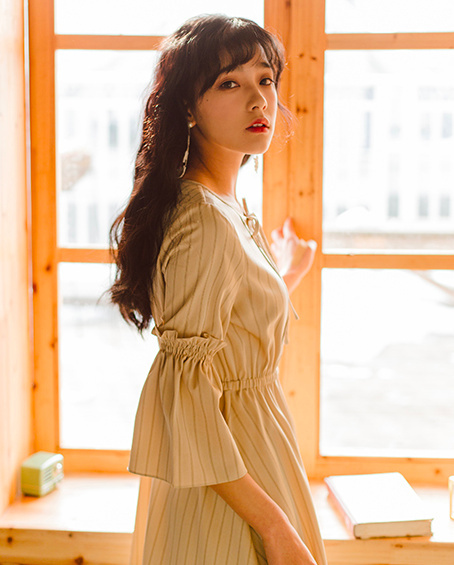 清纯美女复古文艺条纹连衣裙清纯写真 6