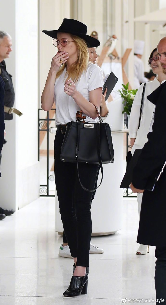 欧美美女明星Amber Heard私服黑白搭配时尚街拍图片 8