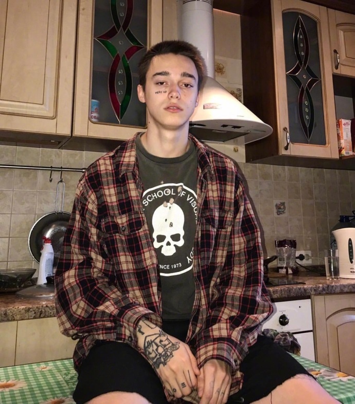 痞帅痞帅的俄罗斯小哥哥脸上有纹身wakeup ​​​ 8