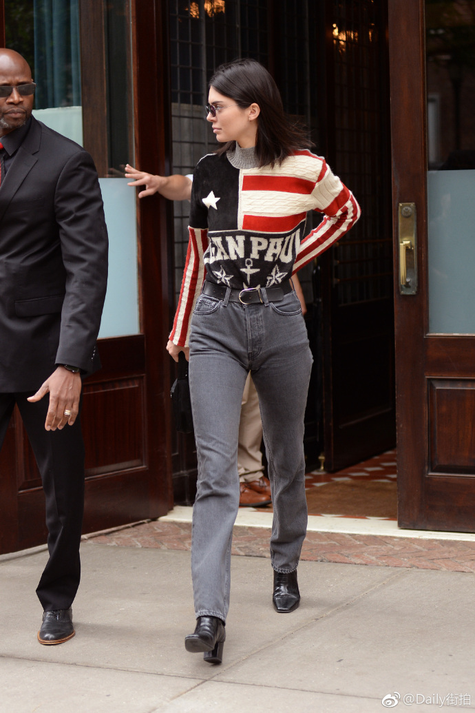 欧美美女明星肯豆Kendall Jenner在纽约出街时尚街拍 4