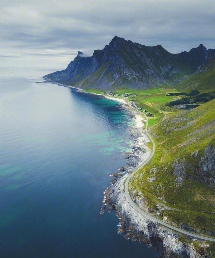 穿过挪威的森林去看世界尽头的绝美峡湾风景图 2