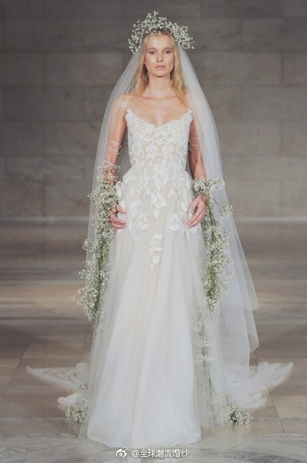 Reem Acra2018秋冬婚纱秀场满天星系列梦幻又唯美图 3