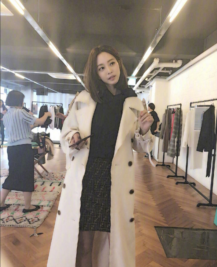 韩国女演员韩艺瑟肤白貌美大长腿图片 13