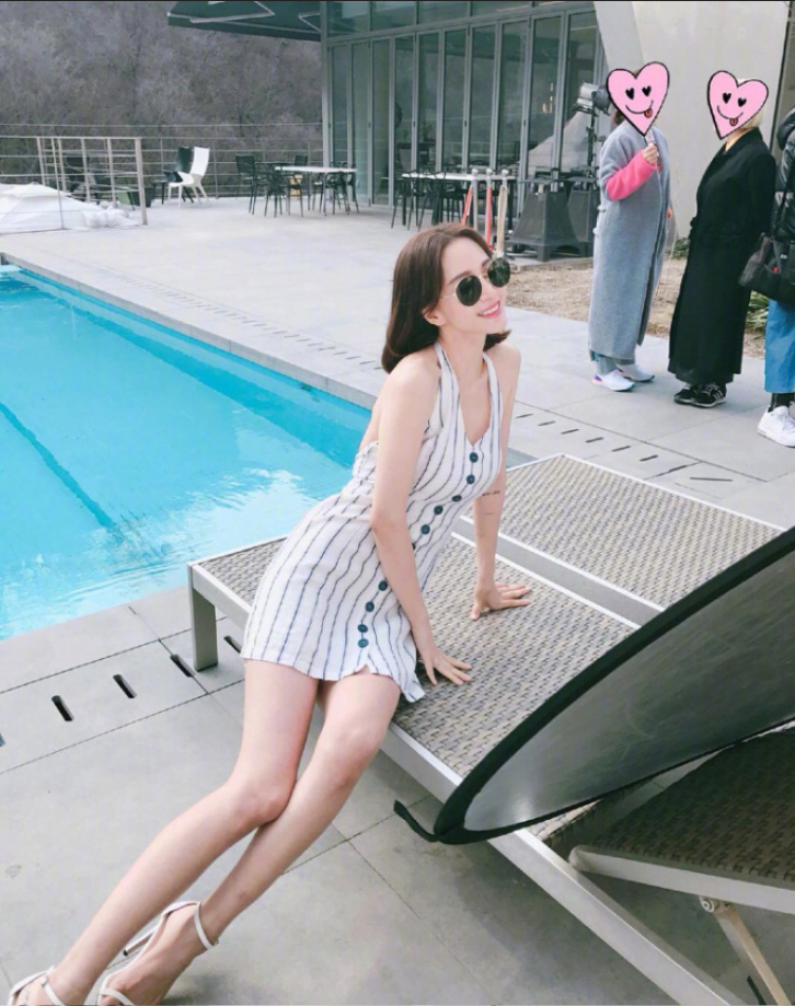 韩国女演员韩艺瑟肤白貌美大长腿图片 15
