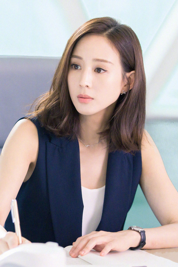台湾美女明星张钧甯轻正装职场穿搭 7