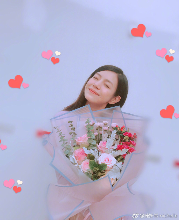 台湾美女明星陈妍希生日最新拍摄的封面大片 6
