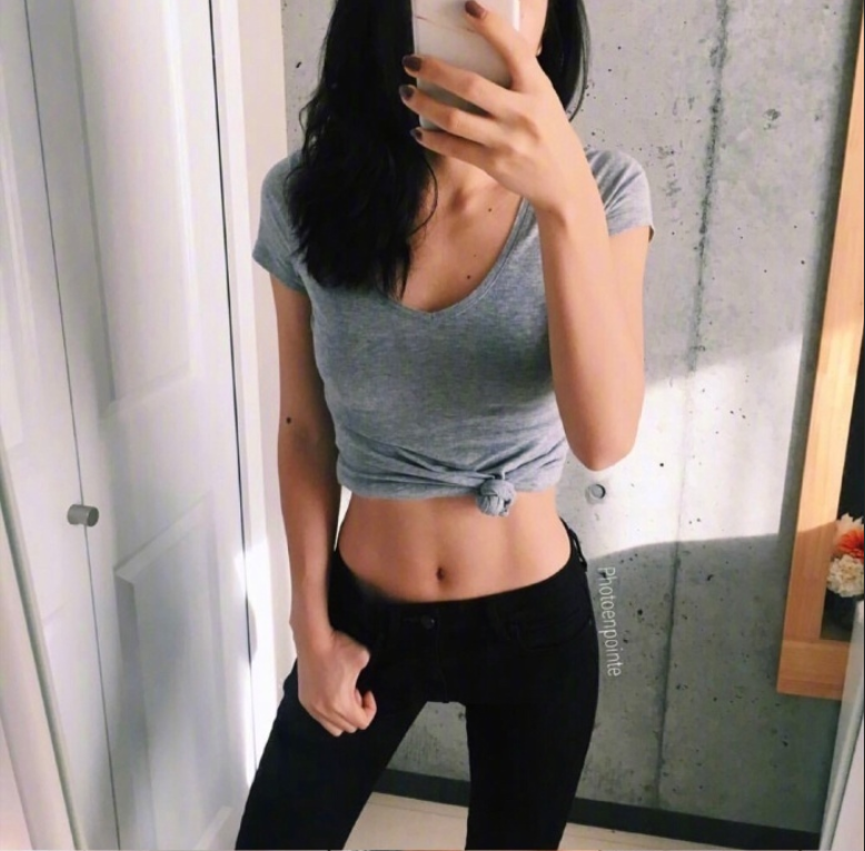 马甲线美女性感自拍照 9