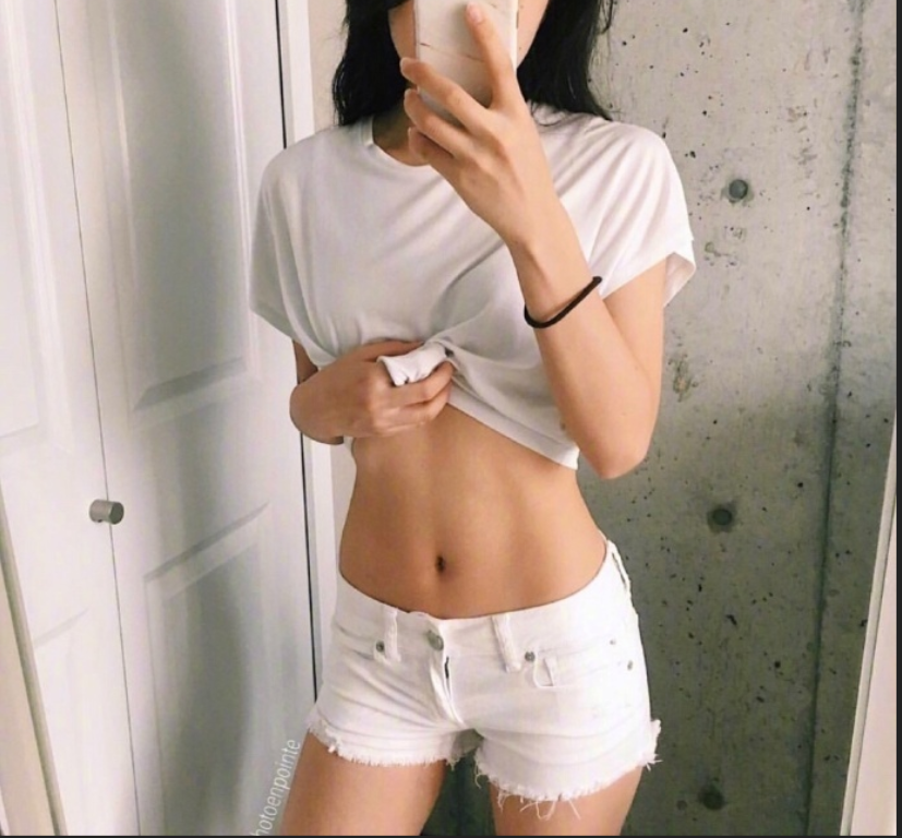 马甲线美女性感自拍照 15