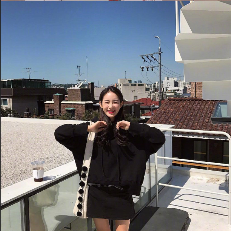 清纯美女旅游拍照姿势get 6