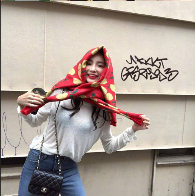 清纯美女旅游拍照姿势get 13