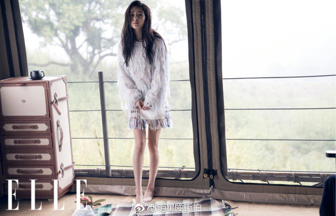 大眼美女明星杨幂登上《ELLE》7月刊时尚封面大片 9