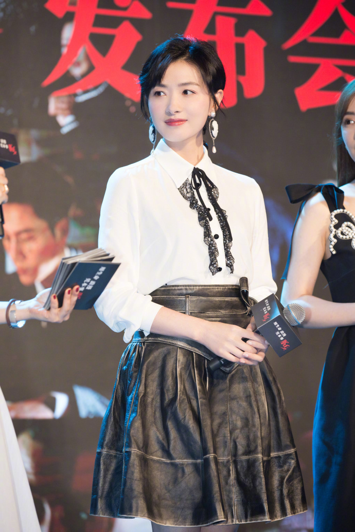 大眼美女明星万茜出席电视剧《脱身》发布会仙 5