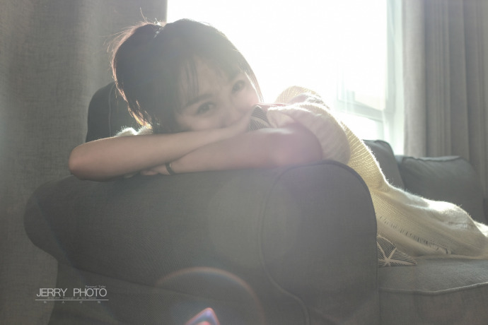 清纯美女姜迪白色毛衣唯美写真 2