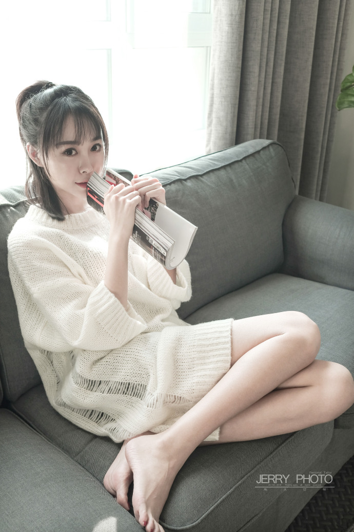 清纯美女姜迪白色毛衣唯美写真 5