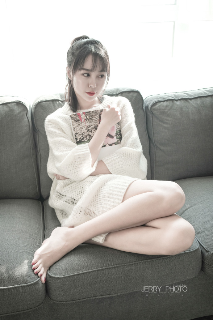 清纯美女姜迪白色毛衣唯美写真 6