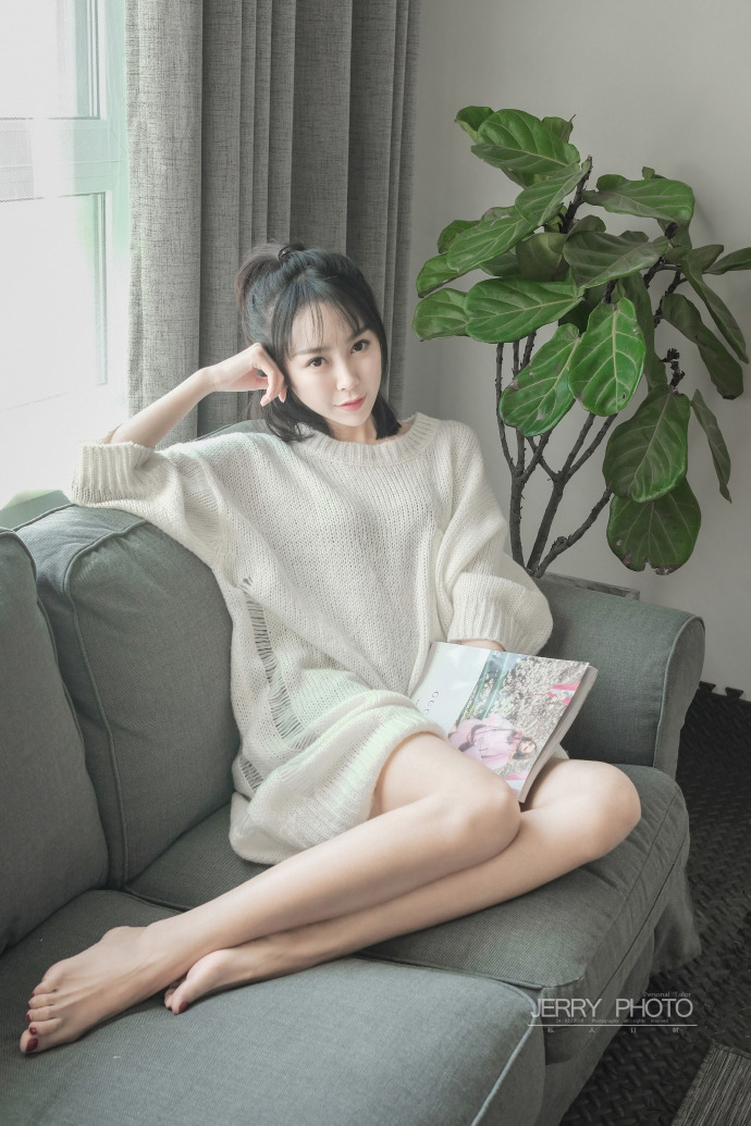 清纯美女姜迪白色毛衣唯美写真 7