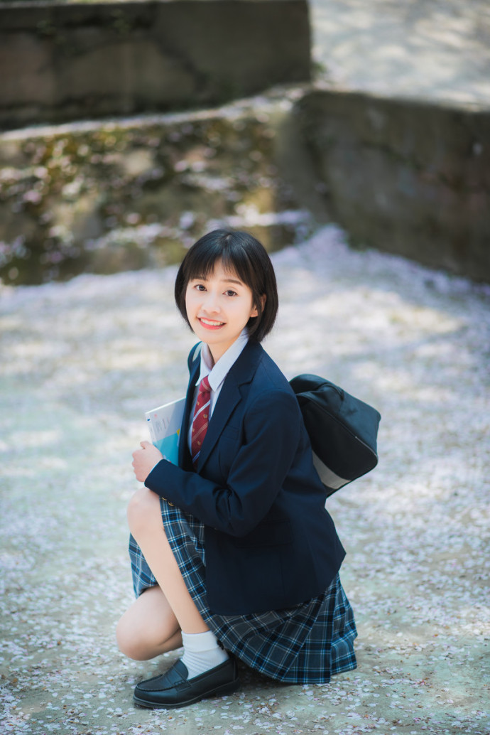 清纯美女甜美笑容演绎治愈系学妹图片 6