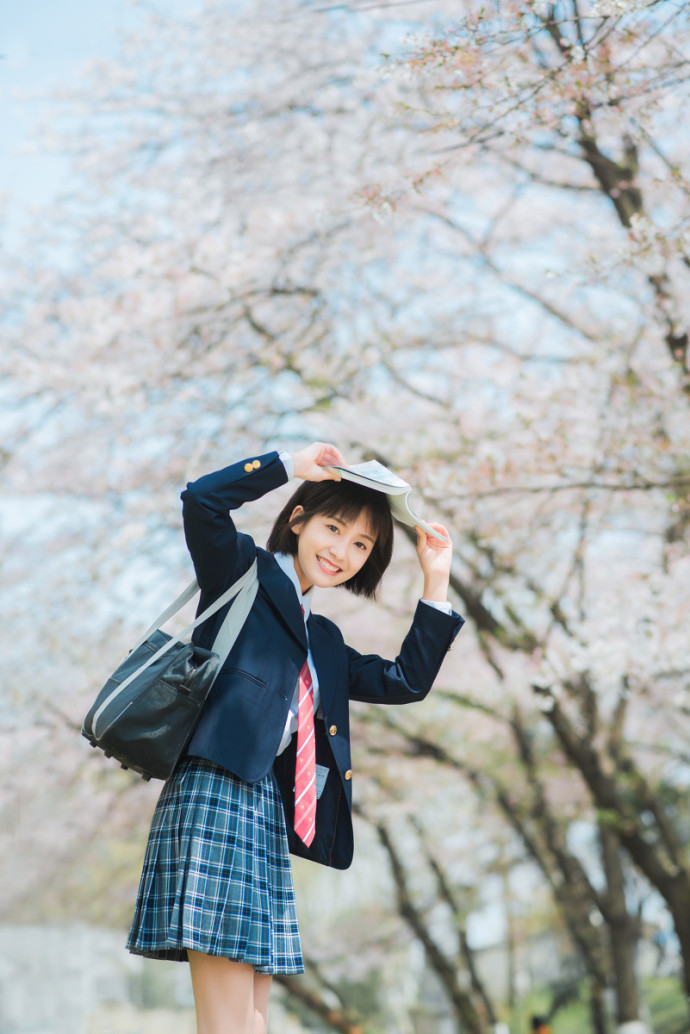 清纯美女甜美笑容演绎治愈系学妹图片 9
