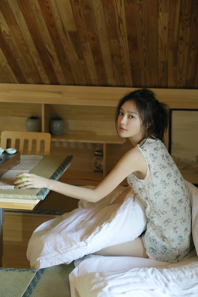 东北美女明星秦岚的一组夏日清凉写真照曝光 4