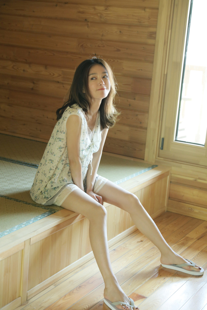 东北美女明星秦岚的一组夏日清凉写真照曝光 7