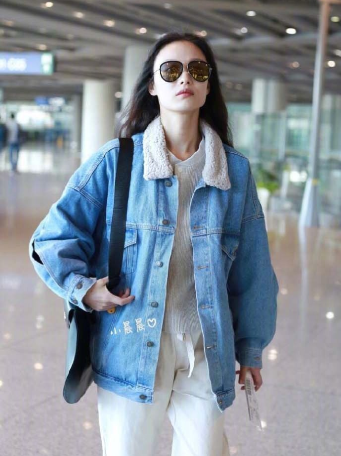 大眼美女明星倪妮机场街拍合集真是个大方舒适 14