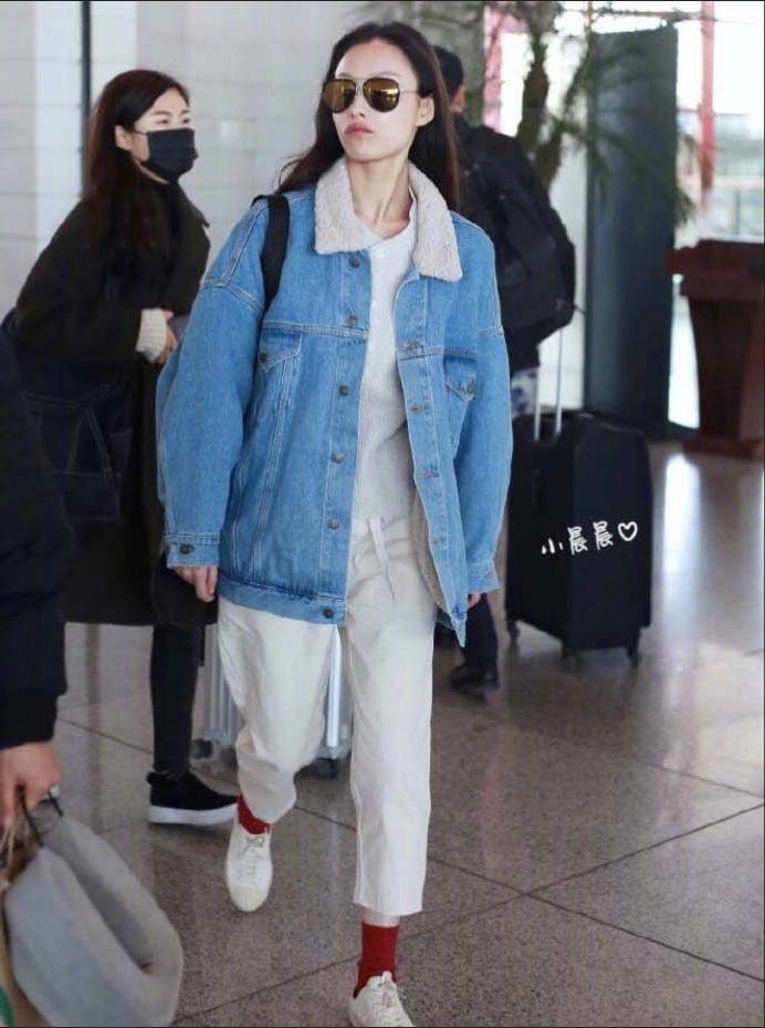 大眼美女明星倪妮机场街拍合集真是个大方舒适 15