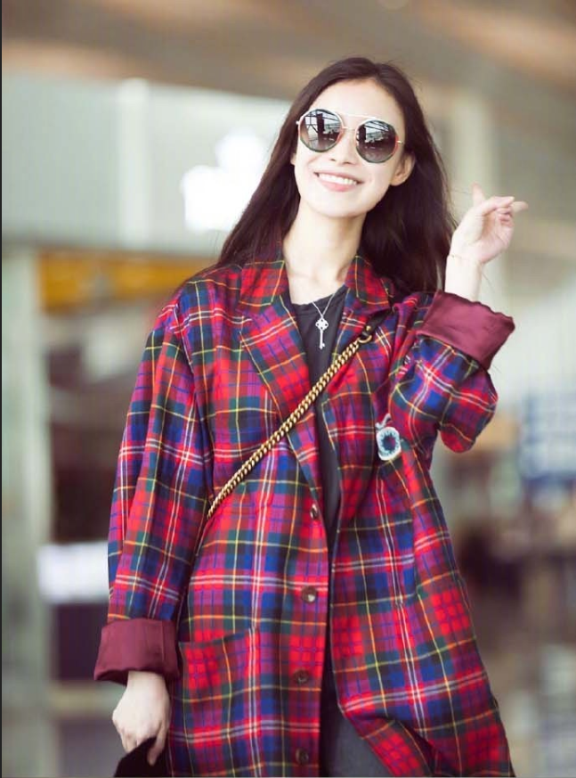 大眼美女明星倪妮机场街拍合集真是个大方舒适 25