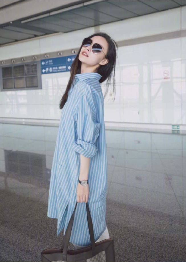 大眼美女明星倪妮机场街拍合集真是个大方舒适 44