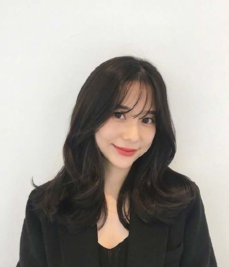 黑色长卷发美女发型图片合集 7