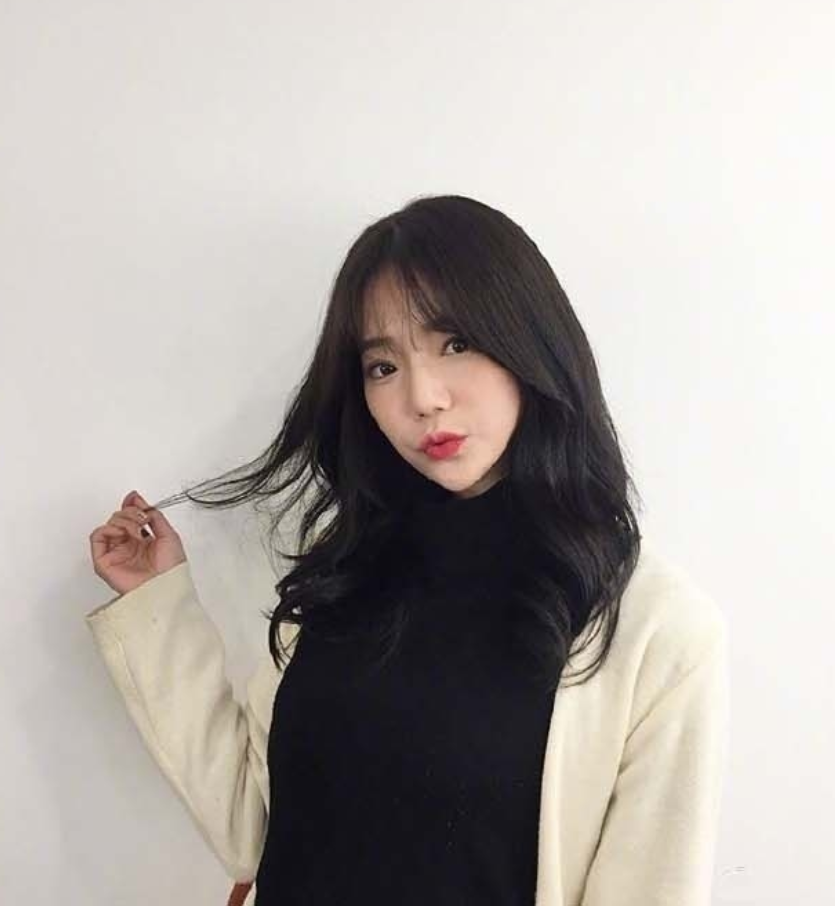 黑色长卷发美女发型图片合集 8