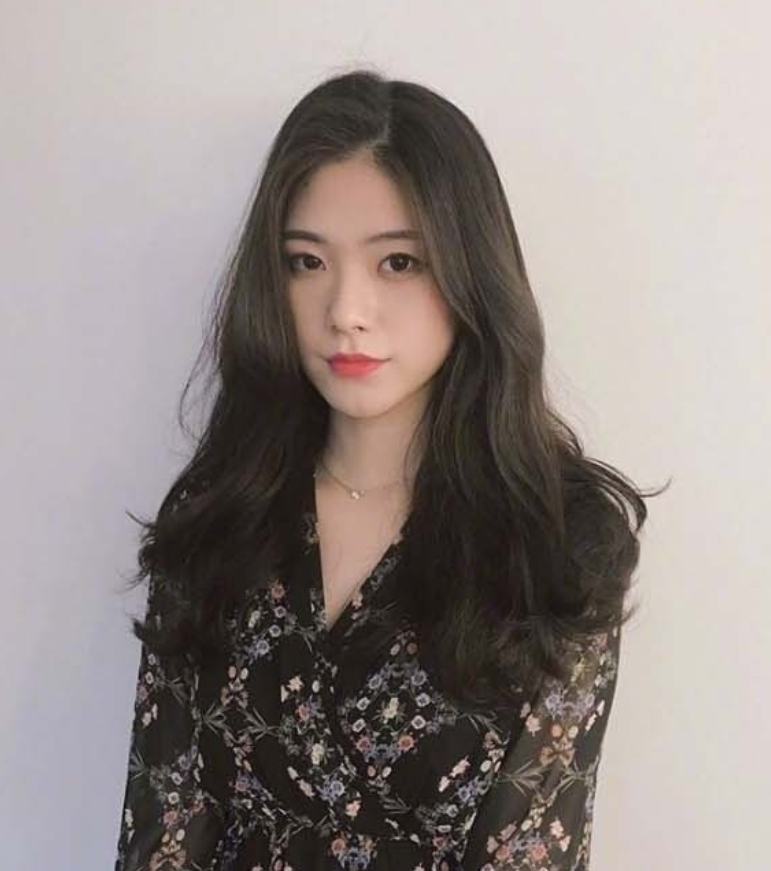 黑色长卷发美女发型图片合集 10