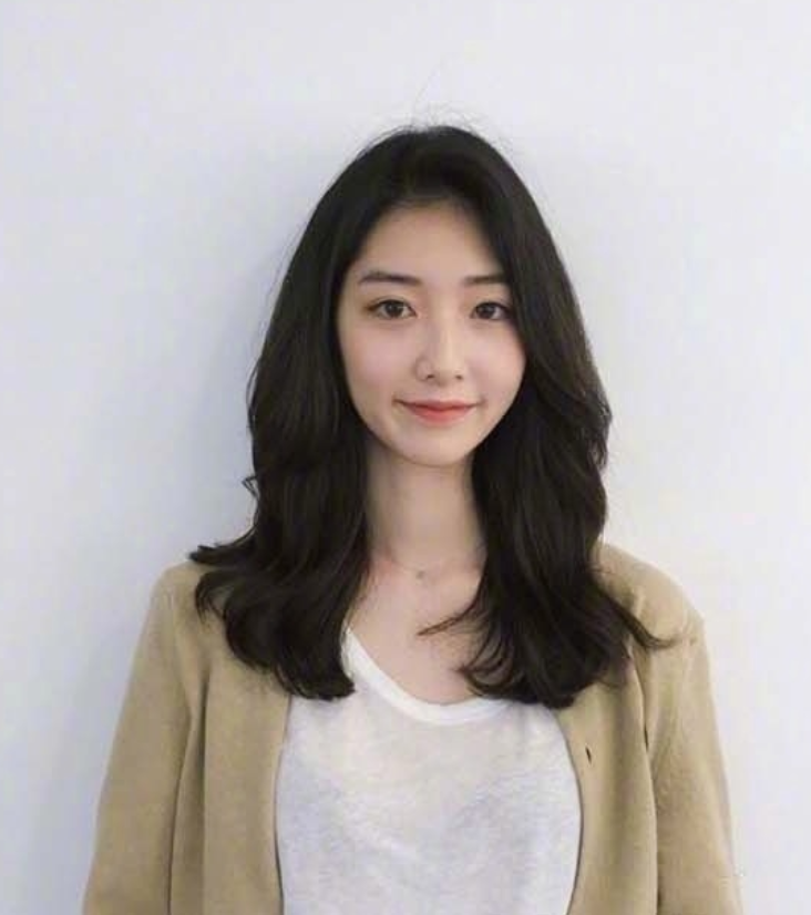 黑色长卷发美女发型图片合集 12