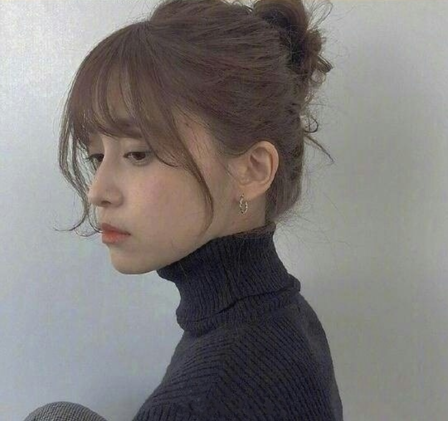 凌乱感卷发可爱美女自拍照 4