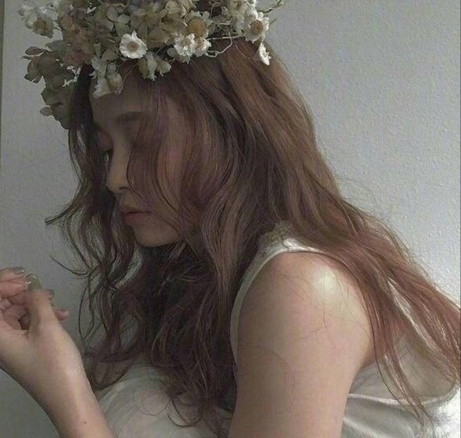 凌乱感卷发可爱美女自拍照 7