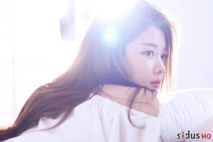 韩国美女明星金裕贞妹纸发光的美颜图片 9