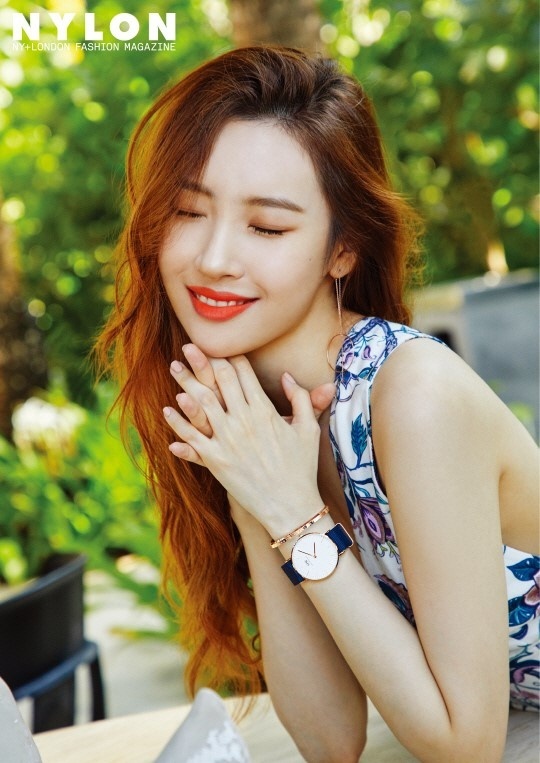 韩国美女明星宣美巴厘岛杂志写真 3