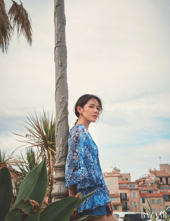 韩国美女明星漂亮姐姐孙艺珍最新画报公开碎花 9