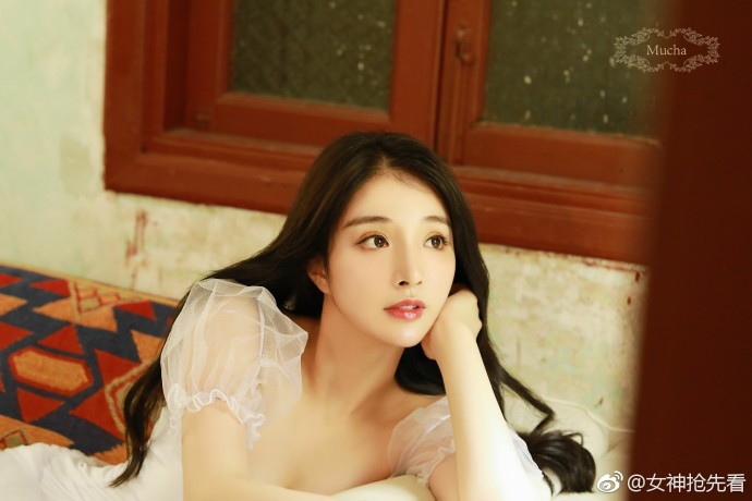 小清新女神嘉琪宫廷风唯美写真 9