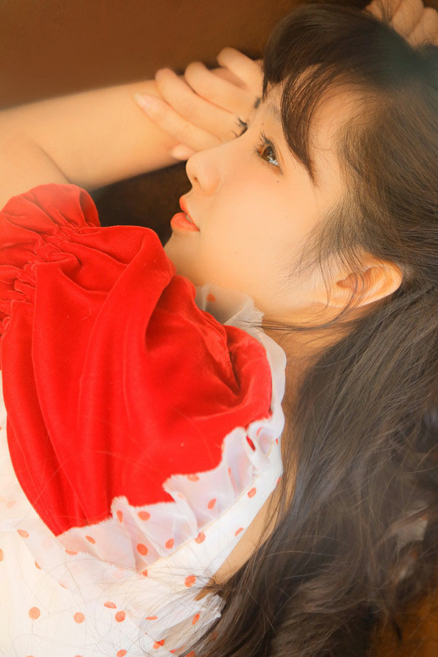 纯净甜美少女优雅娇俏迷人写真 6