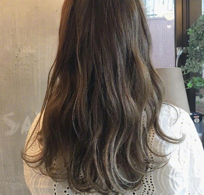 9款中长卷发美女背影杀参考 4