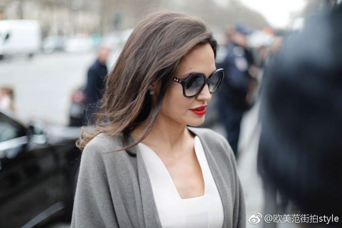 欧美美女明星Angelina Jolie美艳的五官配上冷艳的气 5