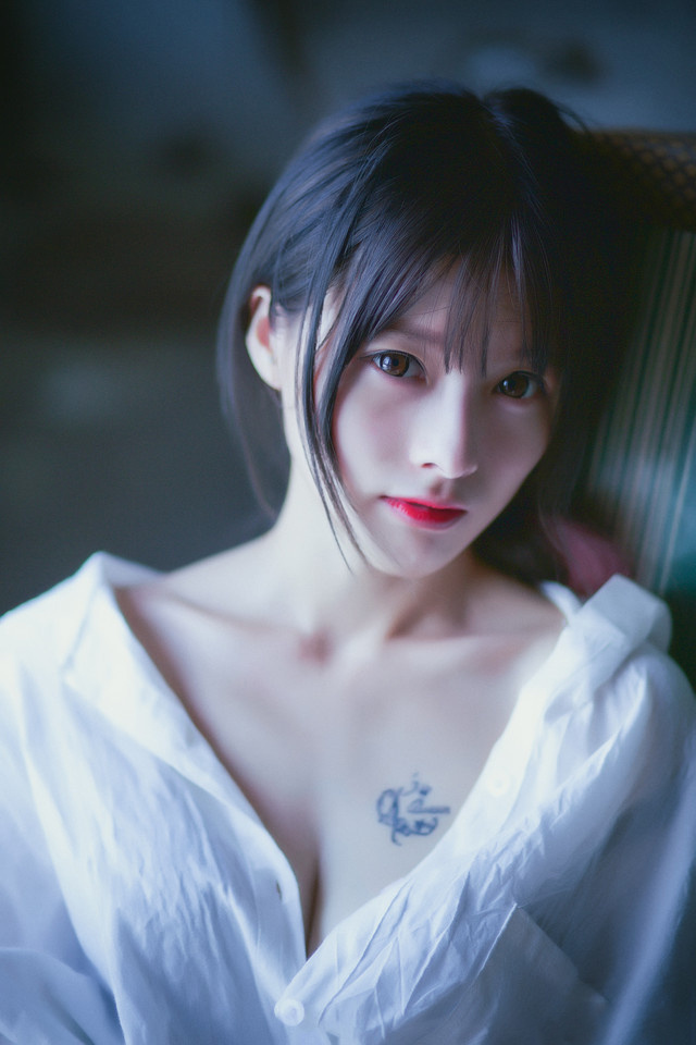 清纯美女小家碧玉凌厉风写真 3